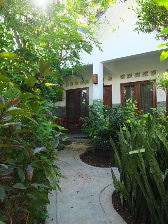 Ricel Homestay Гили Траванган Экстерьер фото